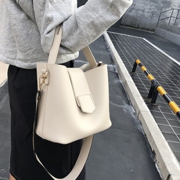 Casual Pu Bucket Bag Women Handbags Serpentine Strap Shoulder Bag Yellow Black White